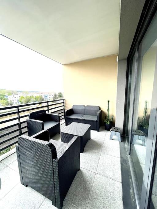 Spacieux T2 + Parking A 5 Min D'Aix Apartment Aix-en-Provence Exterior photo